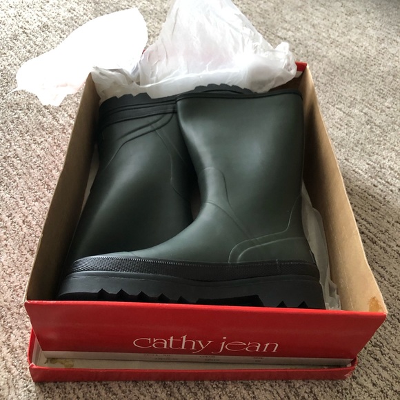“Kathy Jean” Green Over Calf Rubber Boots - Picture 3 of 10